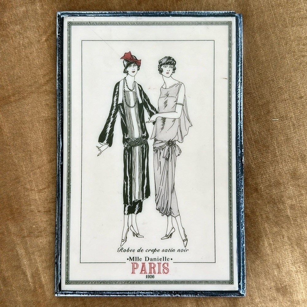 Home Wall Art Decor Interior Art Deco 1926 fashion Paris ceramic as is plate